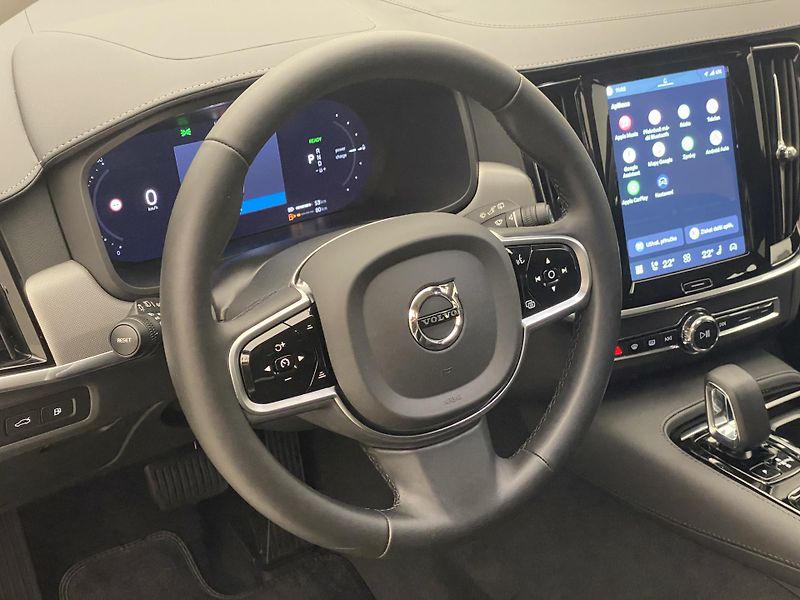 Volvo V90 T6 AWD RECHARGE BRIGHT PLUS - fotka 19 z 58
