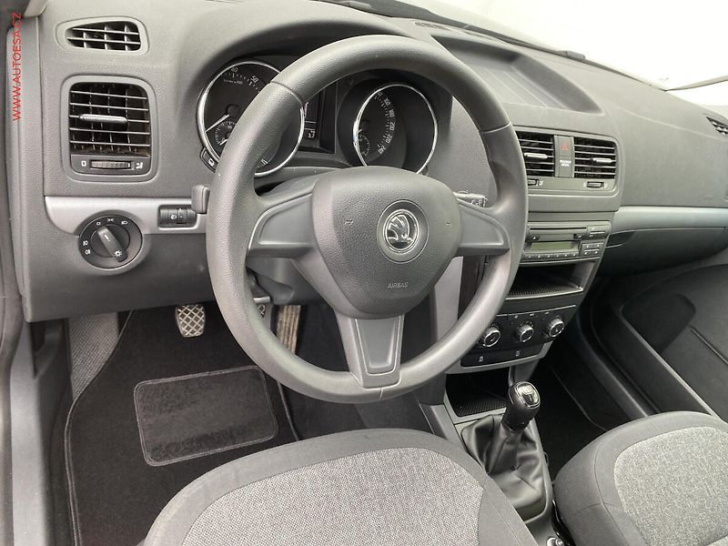 Škoda Yeti (2015) 1.2 TSi, Active, TZ - fotka 12 z 15