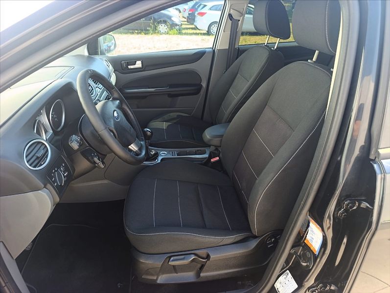 Ford Focus 1,6 TDCi Aut.klimatizace , Alu - fotka 14 z 32
