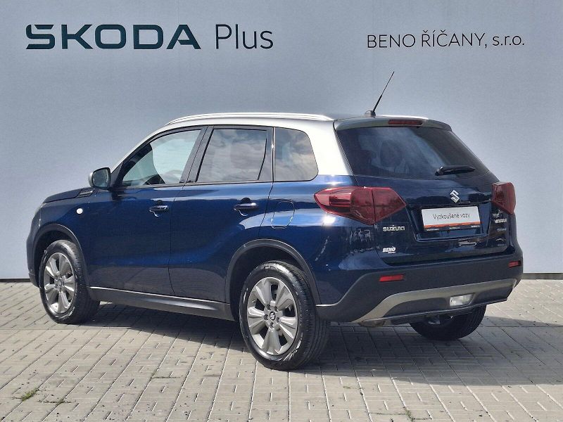 Suzuki Vitara (2024) Premium Hybrid Automat - fotka 10 z 35