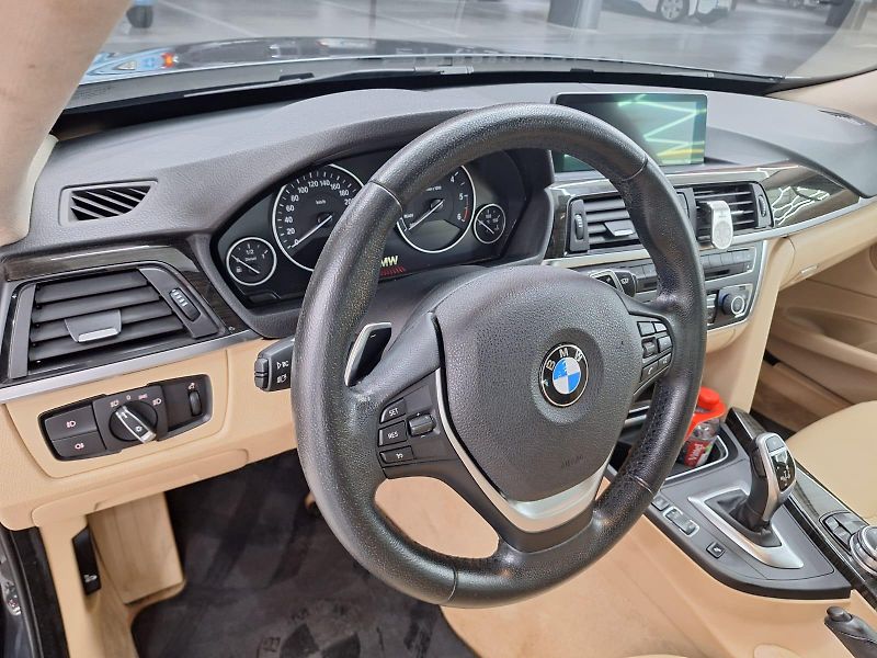 BMW Řada 3 (2013) - fotka 15 z 19