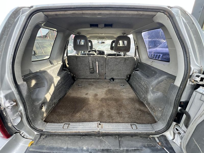 Suzuki Grand Vitara XL-7 2.7i V6 127kw 4x4 TAŽNÉ  - fotka 18 z 22