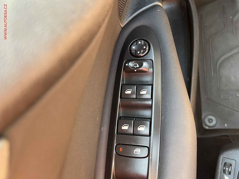 Citroën C4 (2017) 1.6 HDi, 1.maj,ČR, STK5/28 - fotka 12 z 15