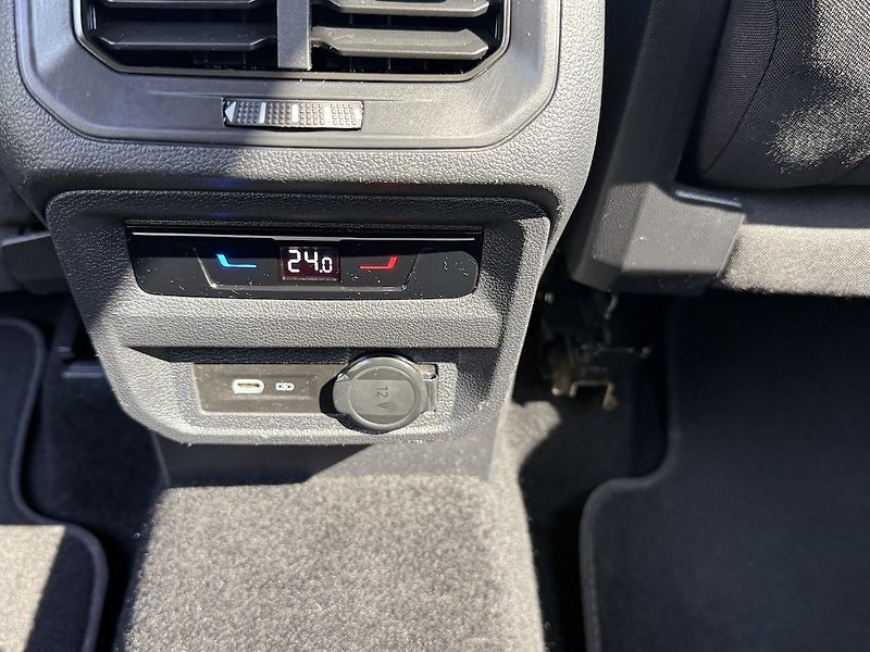 Volkswagen Tiguan Allspace (2023) 2,0TDi 110kW DSG ACC TAŽNÉ ČR - fotka 10 z 18