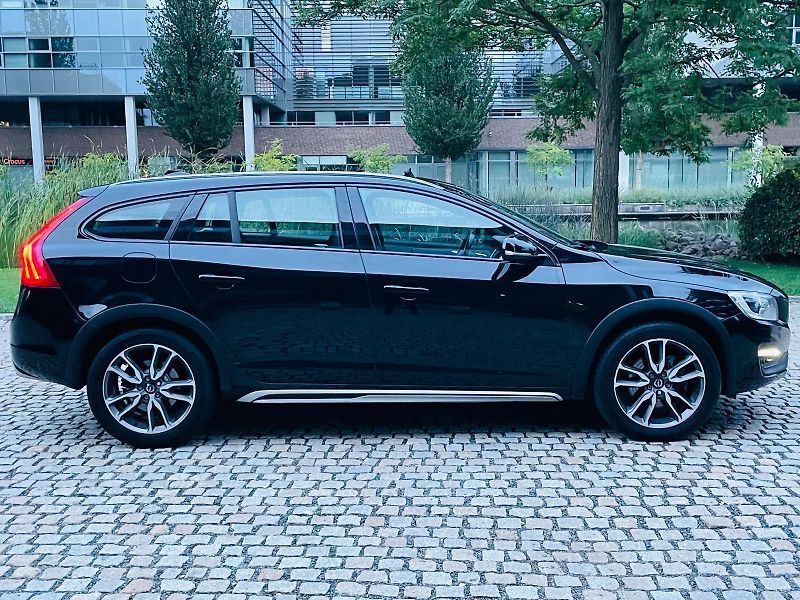 Volvo V60 2.4D4 5V AUTOMAT KAMERA TAŽNÉ - fotka 10 z 50