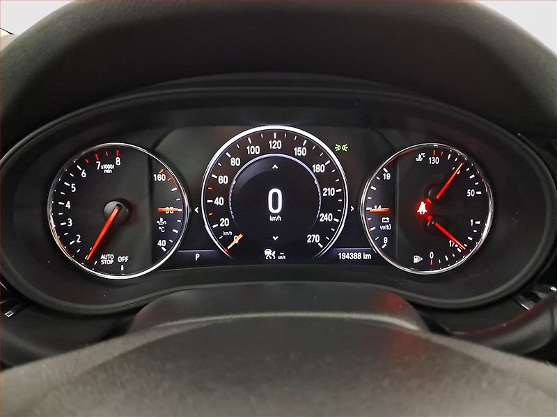 Opel Insignia (2018) 2.0 Turbo 4x4, 4X4, Automat - fotka 11 z 21