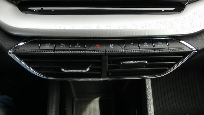 Škoda Octavia Combi 2,0 TDI Style 4x4 DSG 11 - fotka 17 z 25