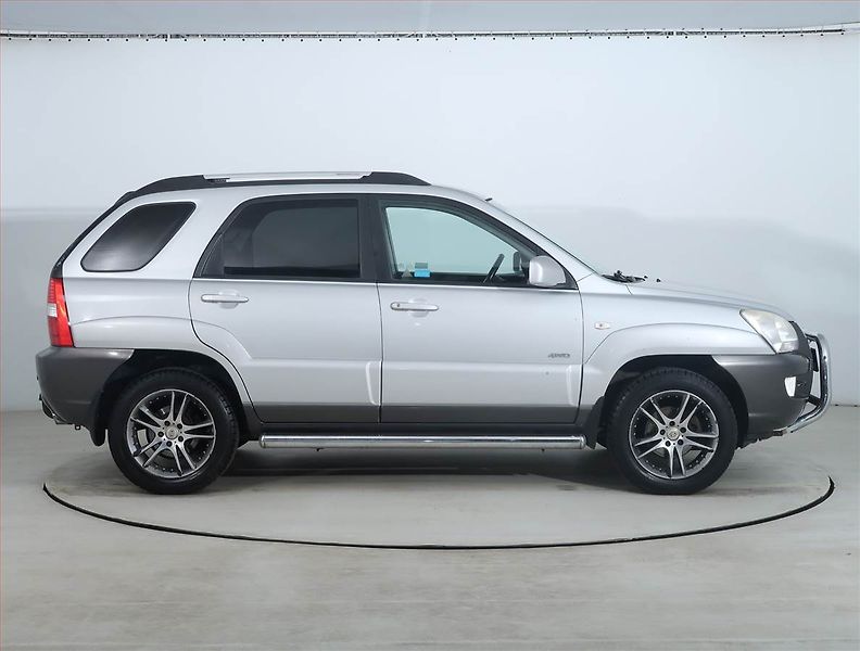 Kia Sportage (2007) 2.0 16V, LPG, 4X4, Tempomat - fotka 6 z 17
