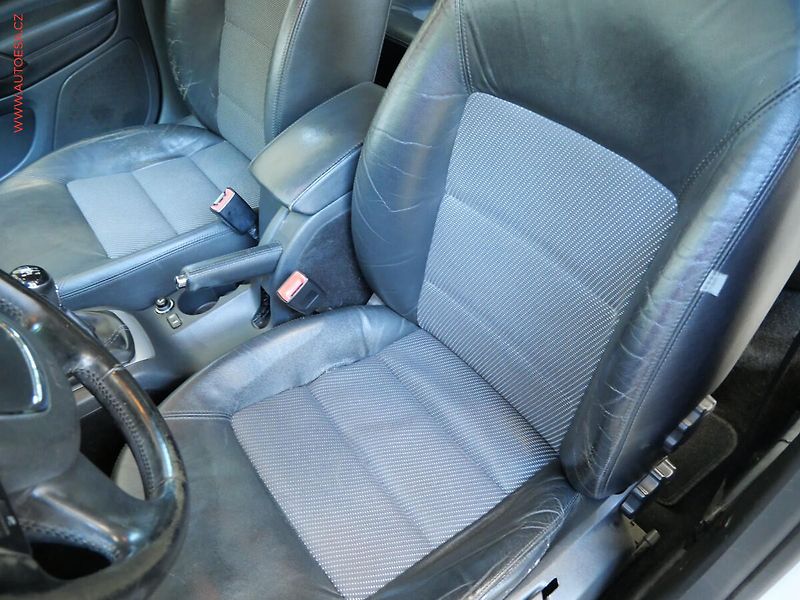 Škoda Octavia (2009) 1.9tdi, Elegance - fotka 9 z 20
