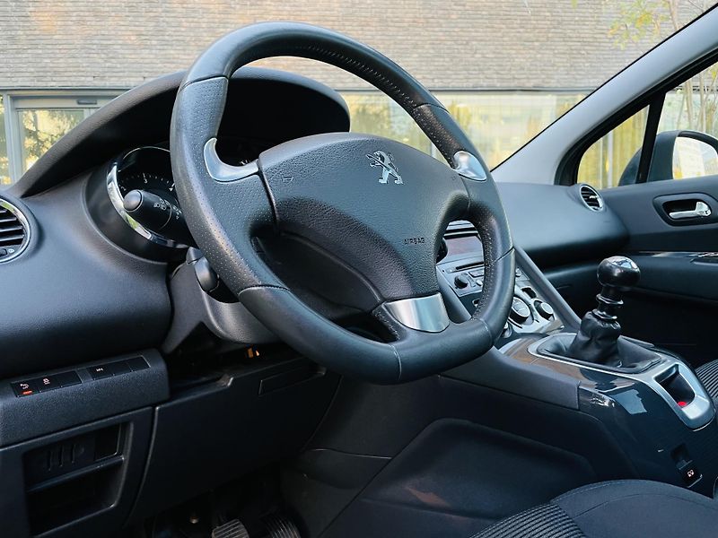 Peugeot 5008 2.0HDi MAN 1MAJITEL SENZORY  - fotka 24 z 43