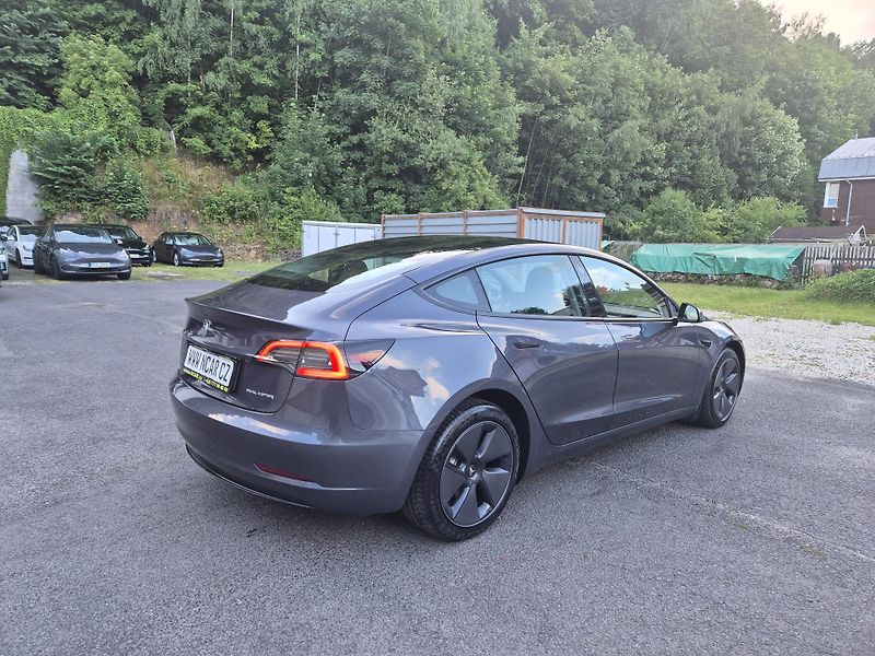 Tesla Model 3 LONG RANGE DUAL MOTOR 91,4% - fotka 5 z 49