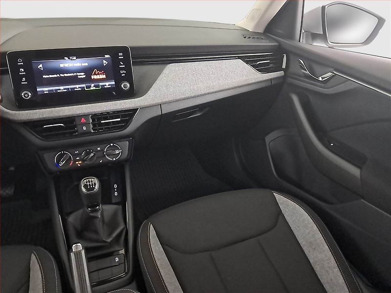Škoda Kamiq (2025) 1.0 TSI - fotka 8 z 16