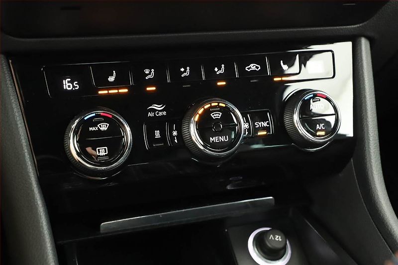 Škoda Superb (2022) Sportline 2.0 TDI - fotka 16 z 20