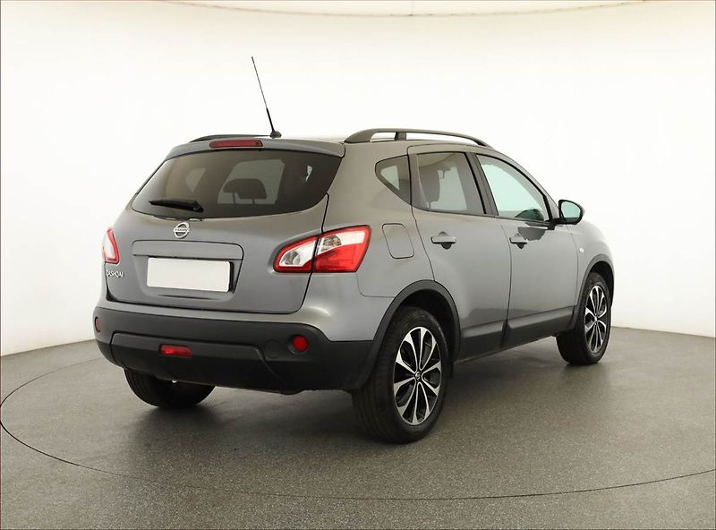 Nissan Qashqai (2013) 1.6, ČR,1.maj, Serv.kniha - fotka 5 z 15