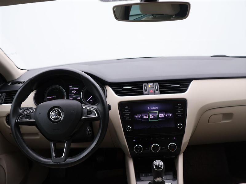 Škoda Octavia 2,0 TDi 110kW Style LED CZ - fotka 19 z 26