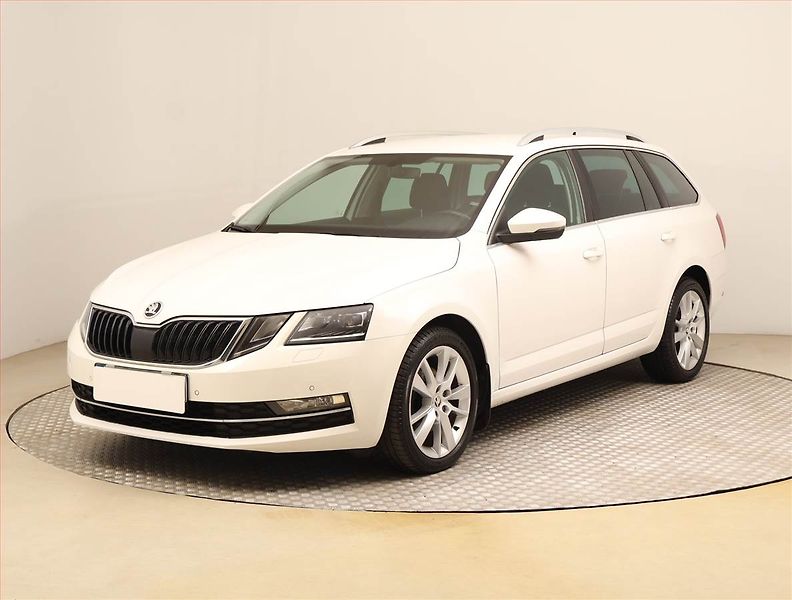 Škoda Octavia (2017) 2.0 TDI, Automat, Navi - fotka 2 z 22