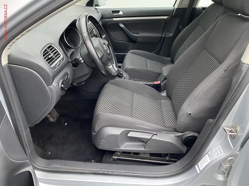 Volkswagen Golf (2012) 1.6 TDi, Trendline, navi - fotka 9 z 18