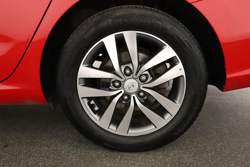 Hyundai i30 (2019) 1.4 T-GDI, Tempomat - fotka 13 z 13