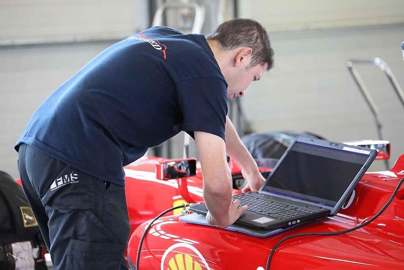 Druhý zářijový víkend patřil na Automotodromu Brno tradiční události Masaryk Racing Days.