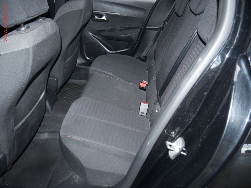 Peugeot 208 (2022) 1.2PT, 2.maj,ČR, LED, autoAC - fotka 10 z 20