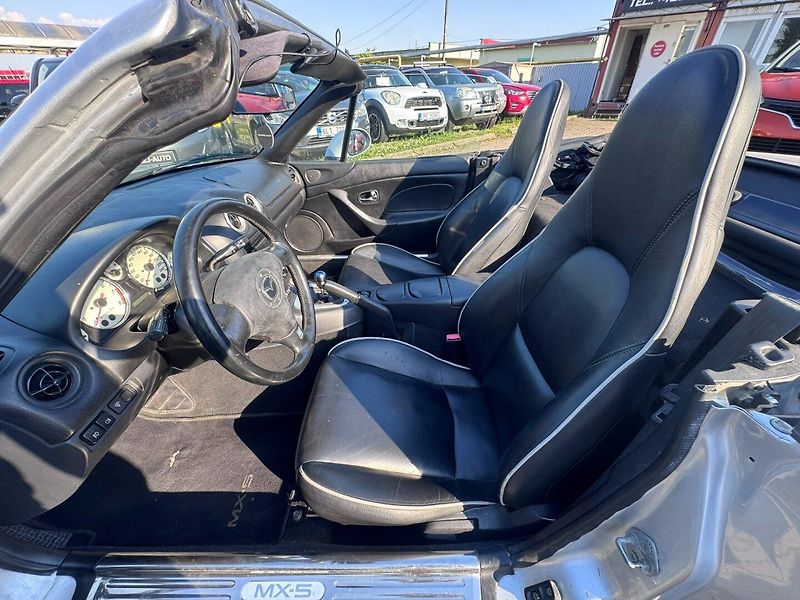 Mazda MX-5 (2000) NB 1,8 107 KW SVOR 6Q - fotka 25 z 45