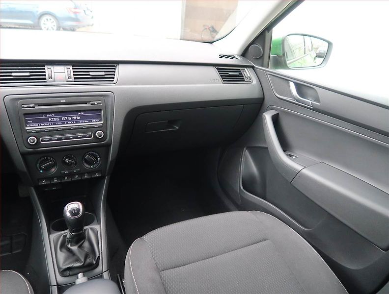 Škoda Rapid (2013) 1.2 TSI, Serv.kniha, Tempomat - fotka 8 z 14