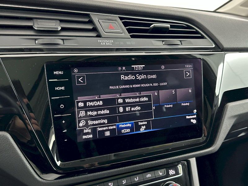 Volkswagen Touran (2022) Comfortline 2.0 TDI 90kW - fotka 17 z 33