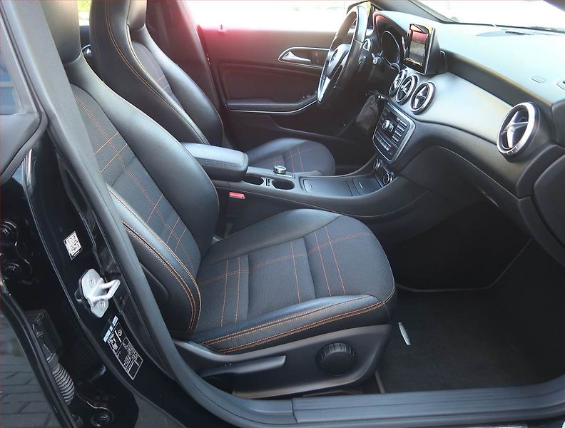 Mercedes-Benz CLA (2014) 200 CDI, Automat, Kůže - fotka 9 z 18