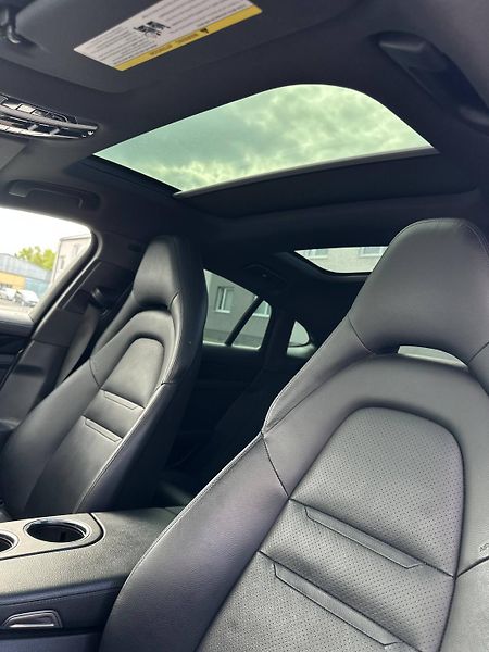 Porsche Panamera (2018) 3.0 V6 246KW AT 2018 65TKM - fotka 32 z 37