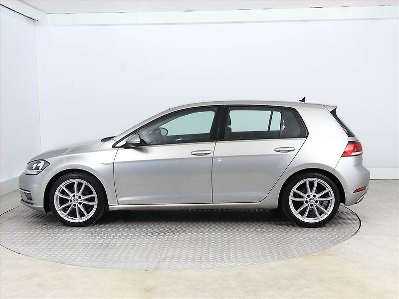 Volkswagen Golf (2019) Comfortline 1.5 TSI - fotka 3 z 13