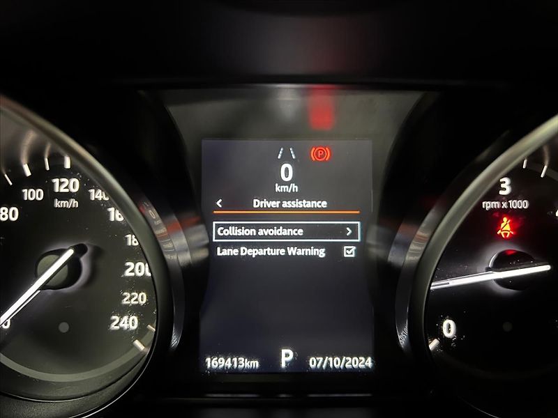Land Rover Discovery TD4 180k 4WD, KAMERA, NAVI, 7S - fotka 18 z 24