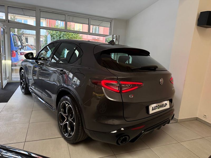 Alfa Romeo Stelvio (2023) 2.2 210 HP Veloce 8AT Q4 - fotka 6 z 32