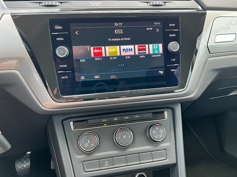 Volkswagen Touran (2017) 1.2TSi 81KW! TAŽNÉ!Park assist - fotka 14 z 27