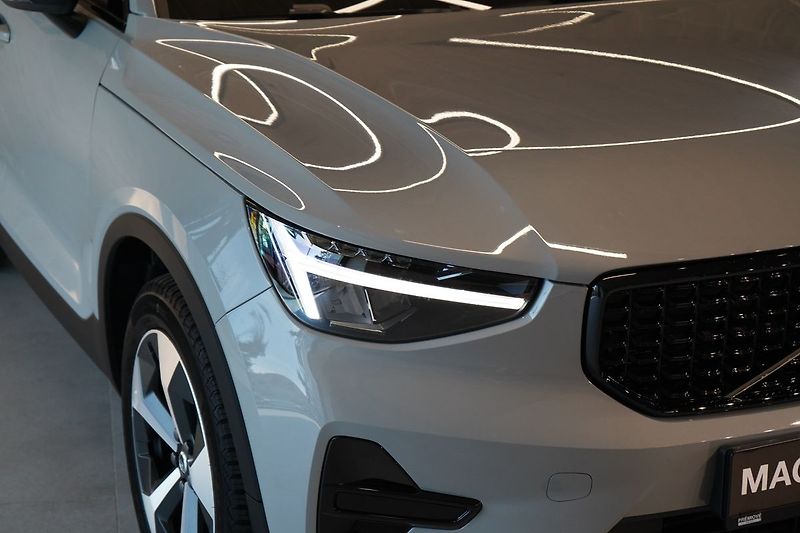 Volvo XC40 B3 Plus Dark, ACC, BLIS - fotka 5 z 43