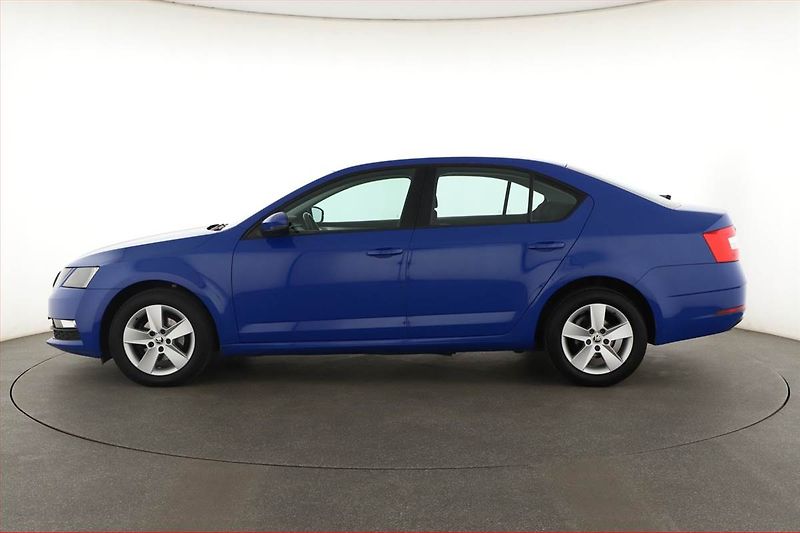 Škoda Octavia (2018) 1.6 TDI, Tempomat - fotka 3 z 12