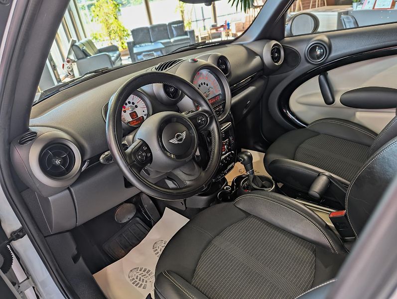 Mini Countryman 2.0 D A/T PDC, TEMPOMAT, KLIMA - fotka 7 z 22