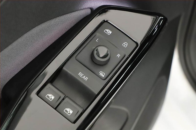 Volkswagen ID.3 (2020) 1st (62 kWh), SoH 89% - fotka 20 z 21