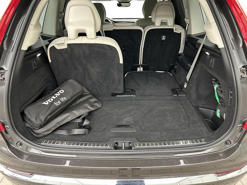 Volvo XC90 2.0  B5 4x4 Plus - fotka 27 z 31