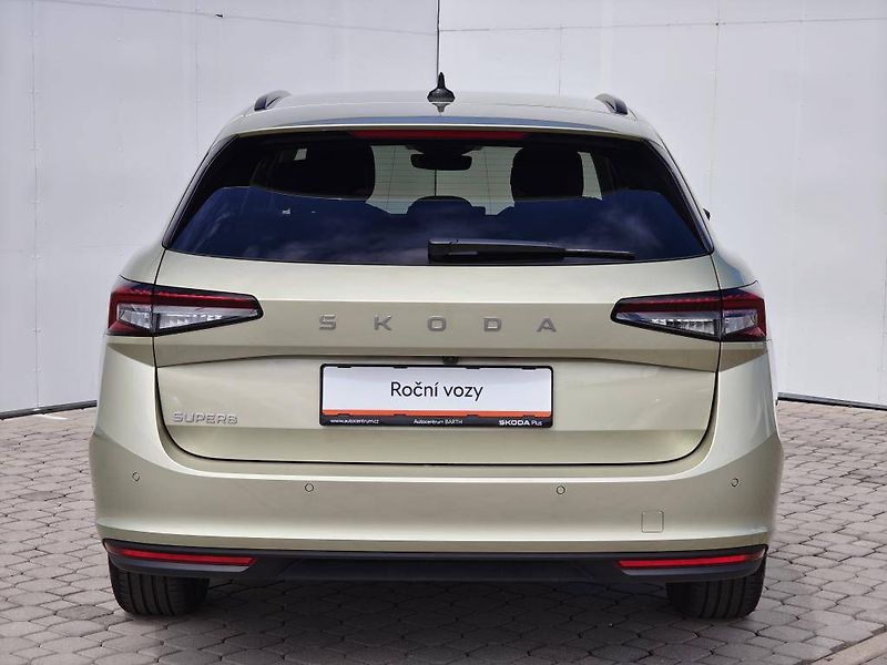 Škoda Superb Selection 7DSG 2,0TDI - fotka 23 z 25