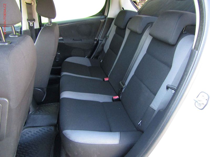 Peugeot 207 (2008) 1.4 i, Klima - fotka 10 z 16