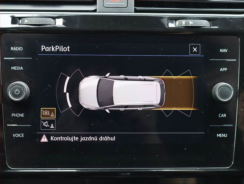 Volkswagen Golf (2017) R-Line 2.0 TDI, Automat, Navi - fotka 19 z 19