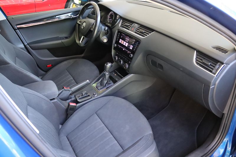 Škoda Octavia 2.0TDI DSG 110kW ČR DPH - fotka 45 z 50