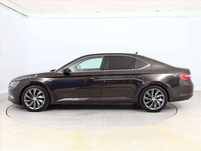 Škoda Superb (2016) Laurin&Klement 2.0 TDI, Kůže - fotka 3 z 21