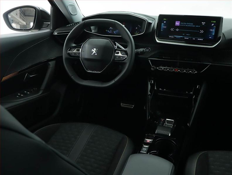 Peugeot 2008 (2022) 50 kWh, SoH 92% - fotka 7 z 19