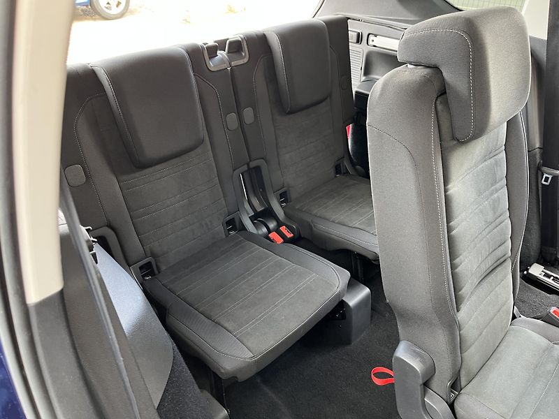 Volkswagen Touran (2020) 1.5TSI*DSG*7MÍST*TZ*HIGHLINE - fotka 25 z 50