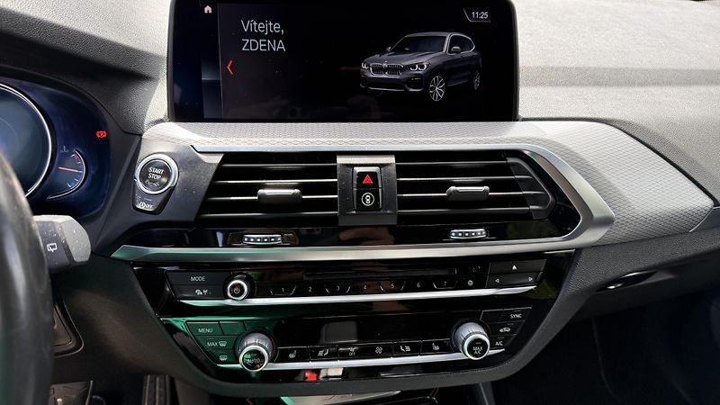 BMW X3 (2019) BMW X3 xDrive 20d po 1.majitel - fotka 23 z 37