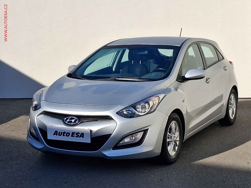 Hyundai i30 (2013) 1.4 i, 1.maj,ČR, AC, tempo - fotka 3 z 13
