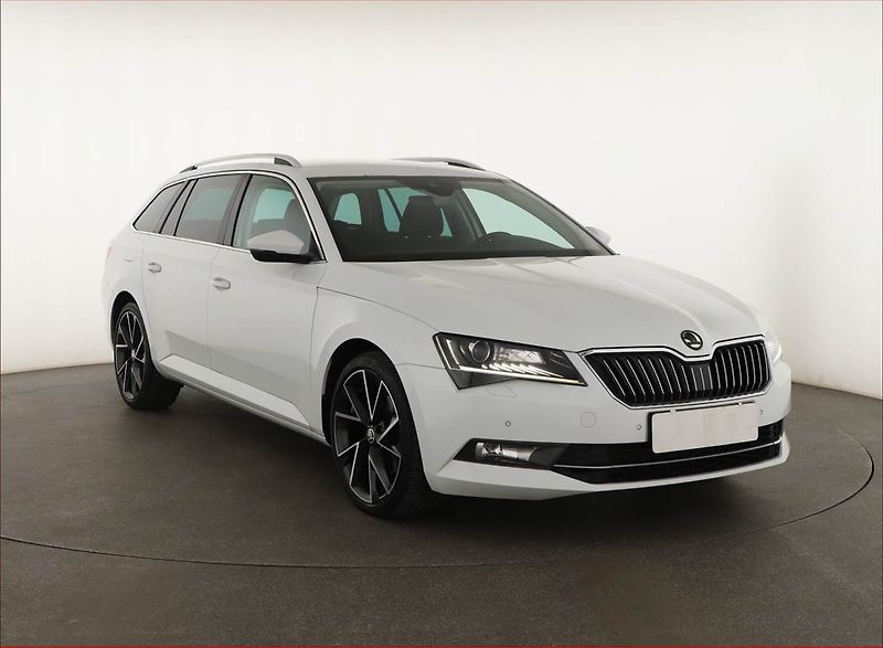 Škoda Superb (2016) Style 2.0 TDI, Navi, Bi-Xenony - fotografie inzerátu