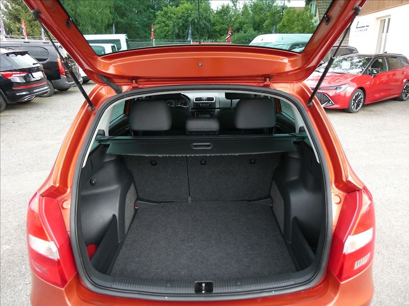 Škoda Fabia 1,4 i16V 1.MAJITEL, rezervace - fotka 17 z 48
