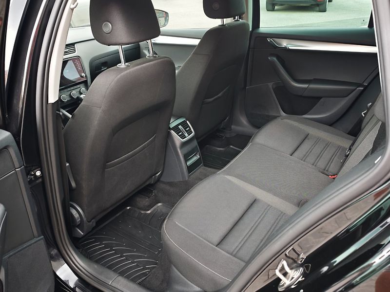 Škoda Octavia (2018) Style 2,0 TDI 110 KW DSG - fotka 13 z 26